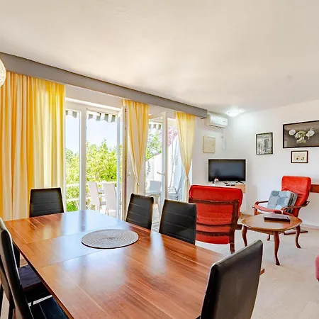 Lovely In With Kitchen